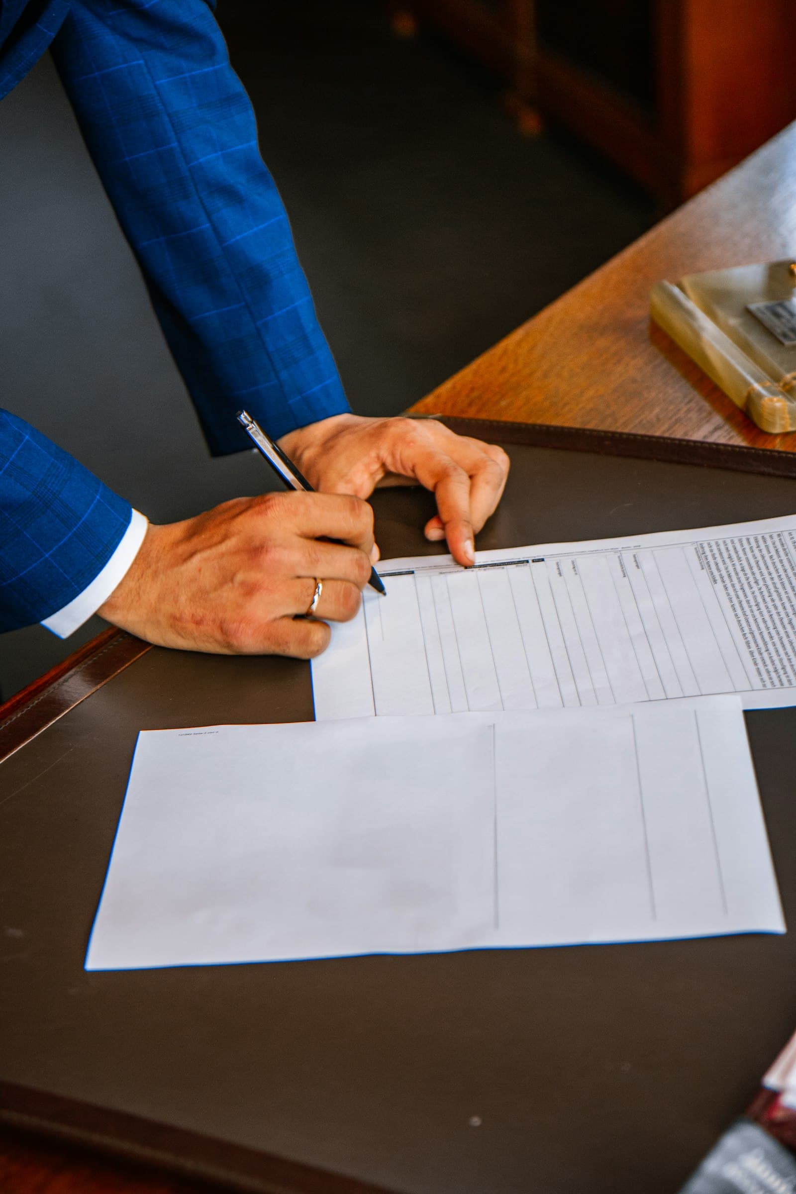 Signature d'un dossier de financement immobilier