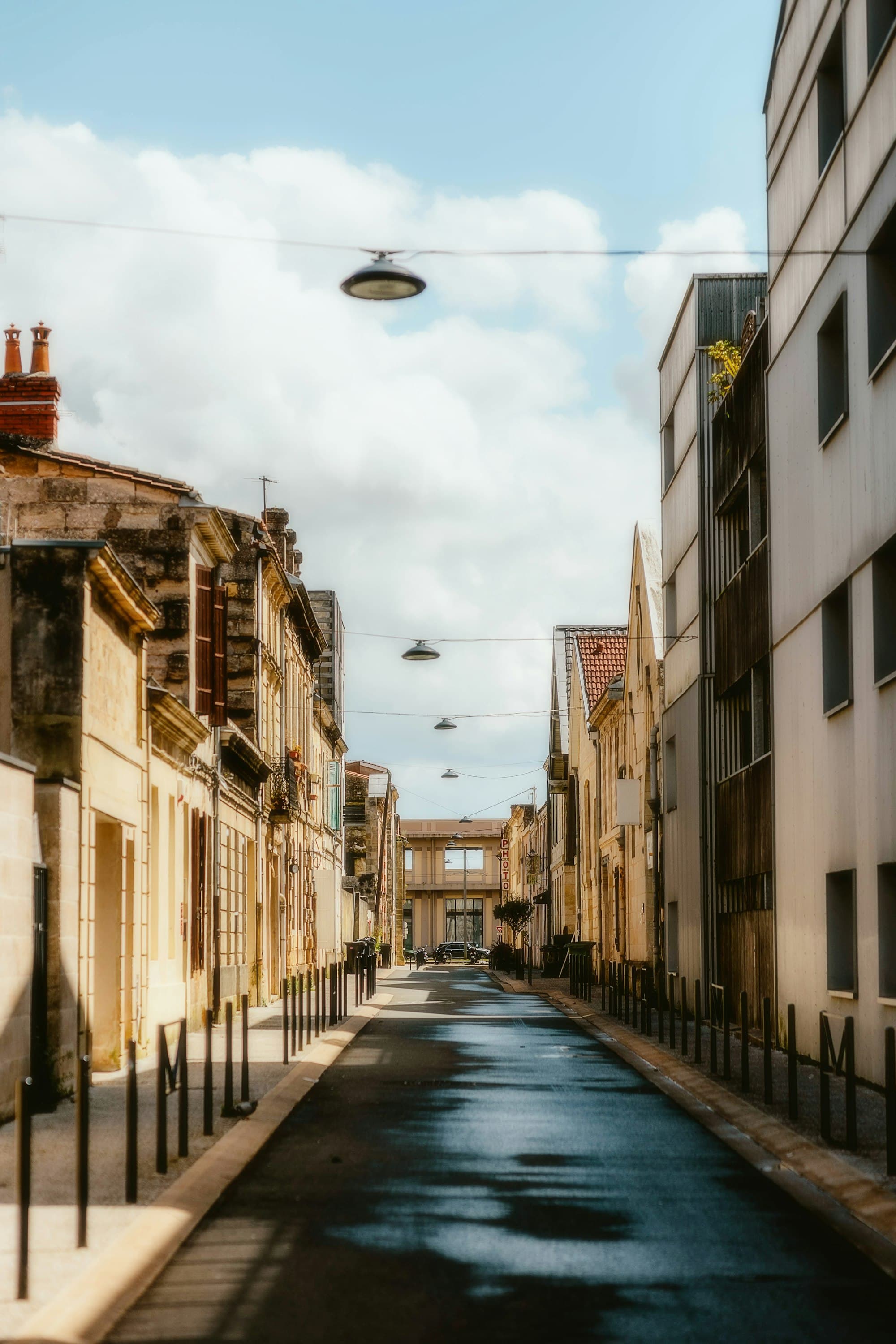 Rue résidentielle bordelaise, échoppes en pierre