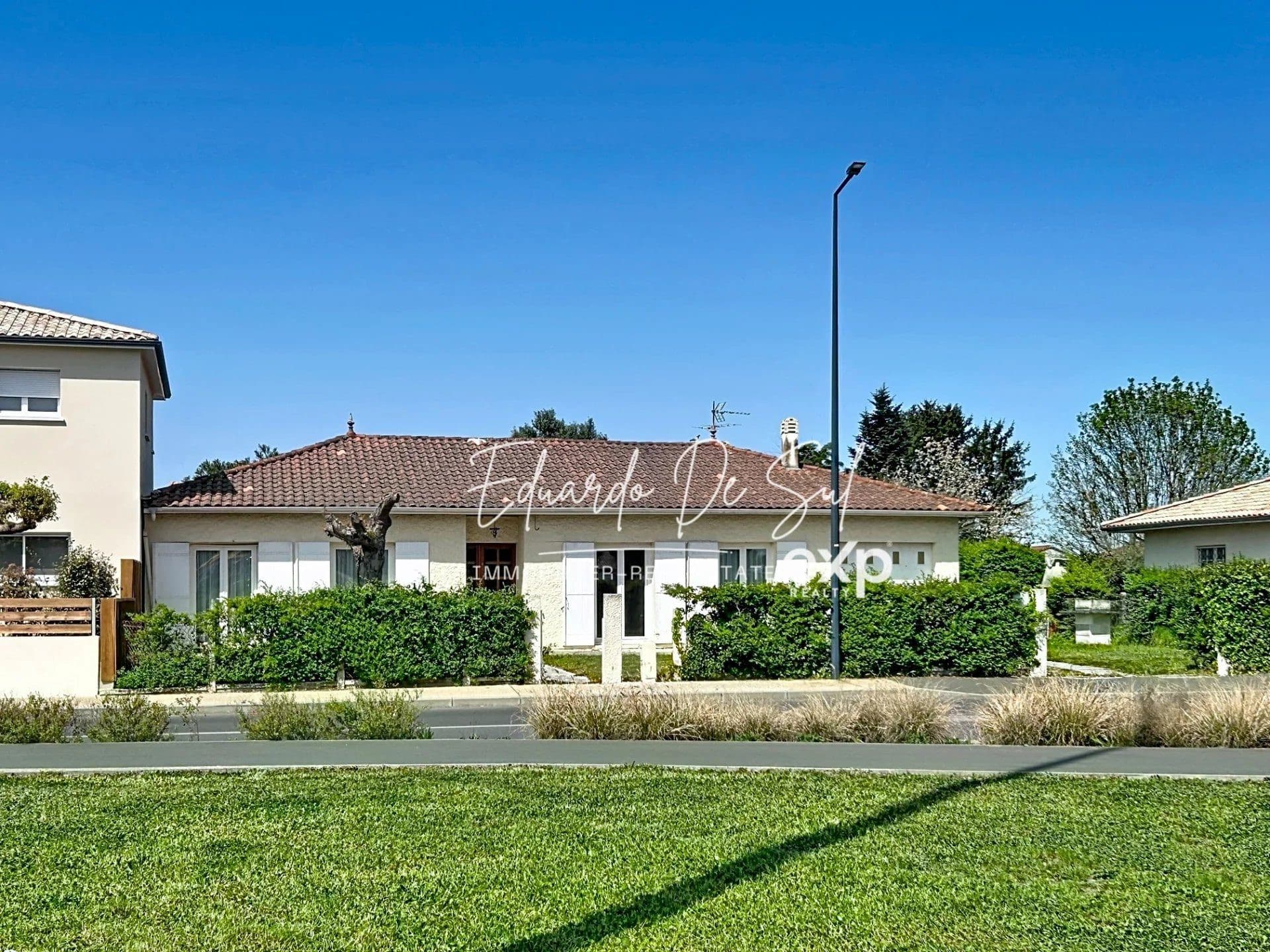 Maison de plain-pied de 124 m² à rénover à Blanquefort