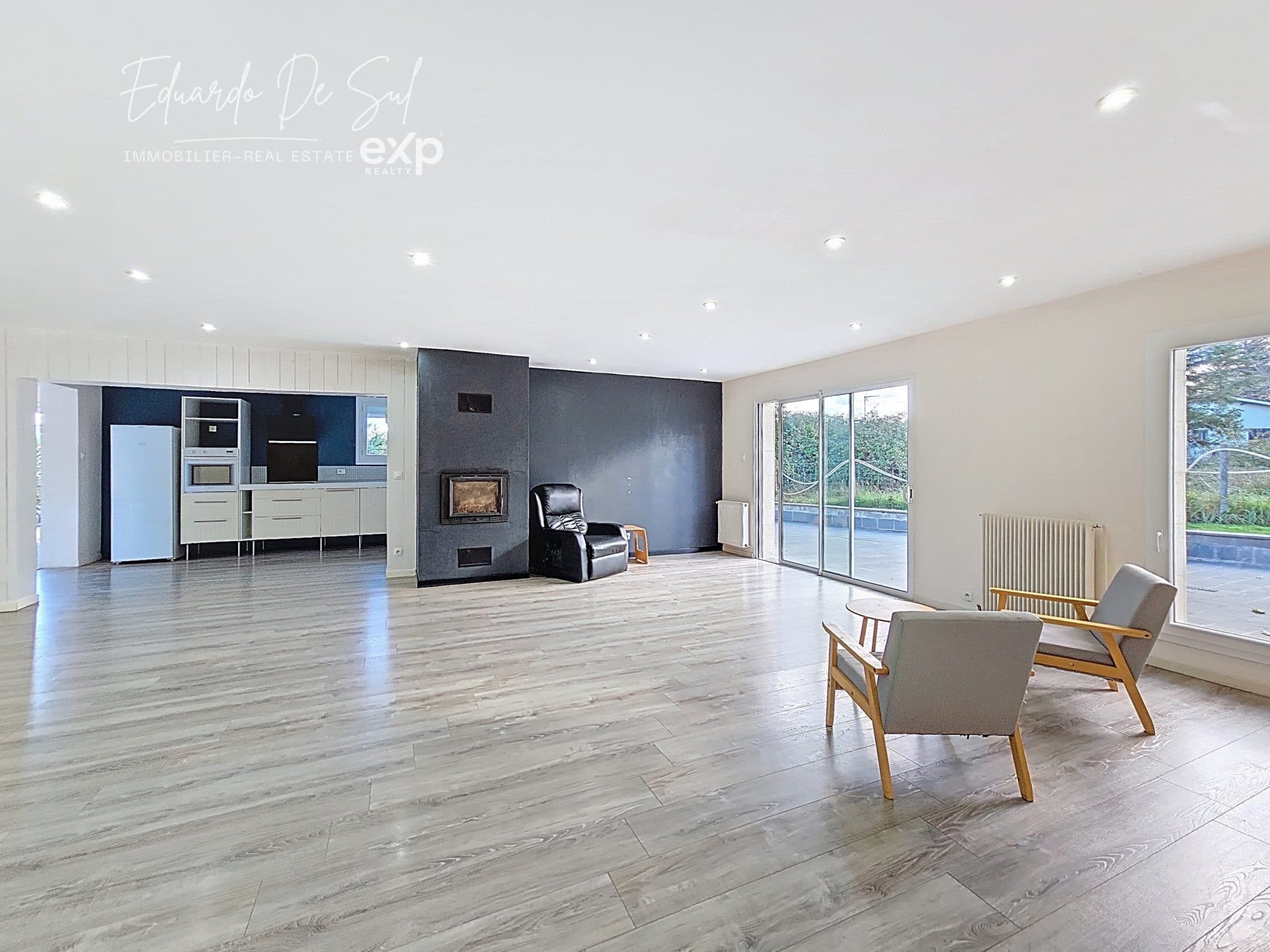 Maison familiale de plain-pied de 161 m² avec piscine à Galgon